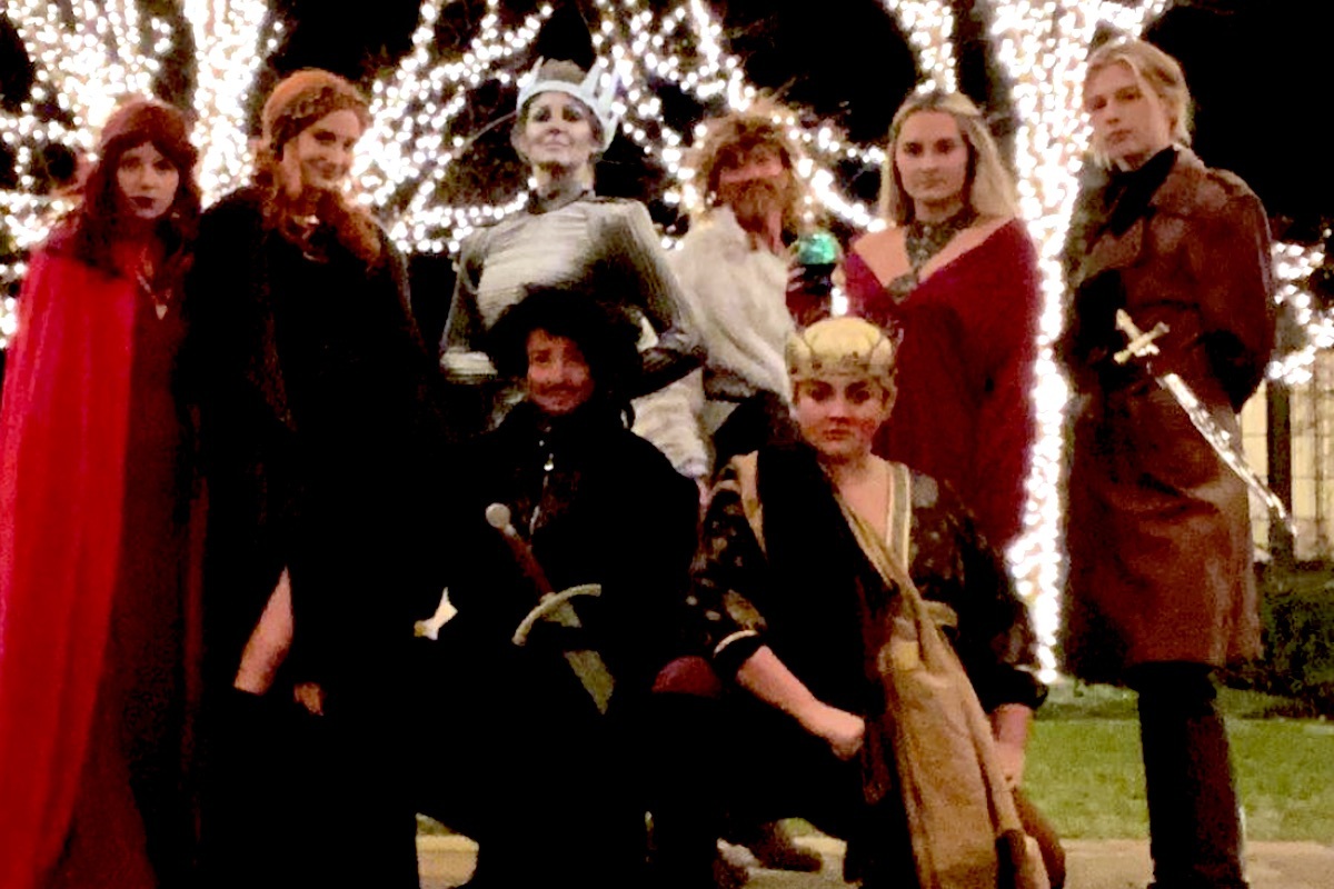 Tim McGraw, Faith Hill, and daughters at Game of Thrones themed party