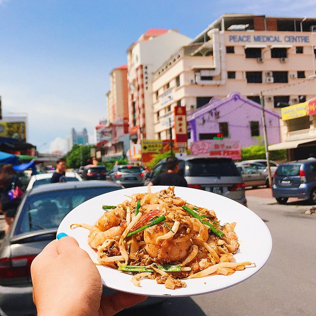 this-street-food-instagram-account-girl-eat-world-will-make-your-stomach-growl-07