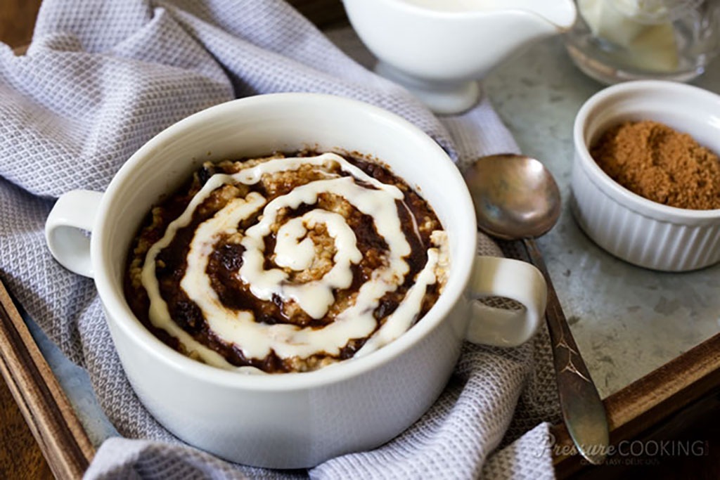 cinnamon roll steel-cut oats