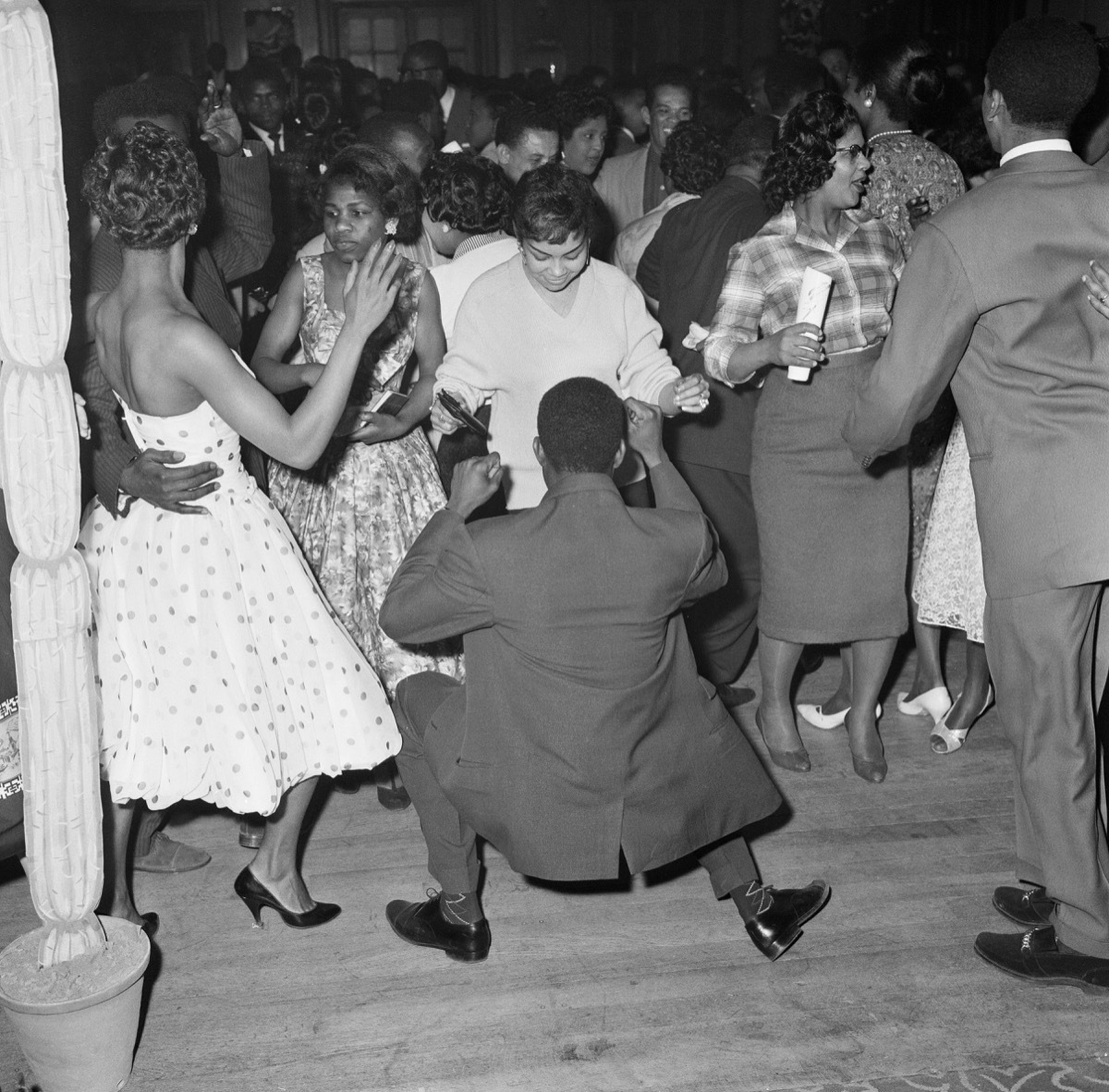 men and women dancing cool grandparent photos