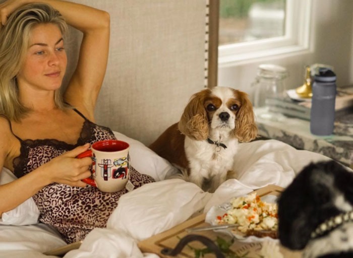 Julianne hough breakfast in bed