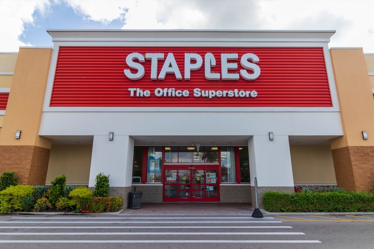 Staples storefront.