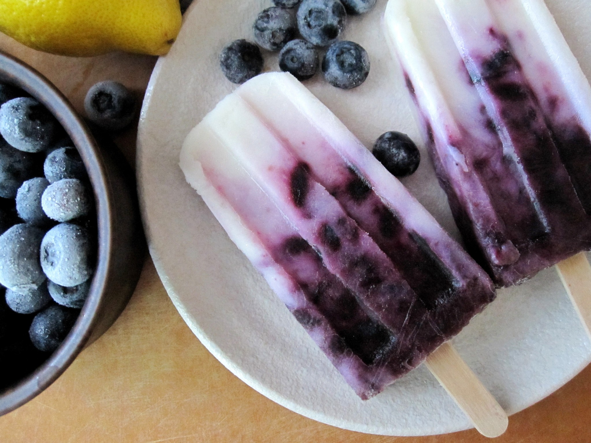 Yogurt and berries popsicles - 10 Healthy but Delicious Desserts You Should Try