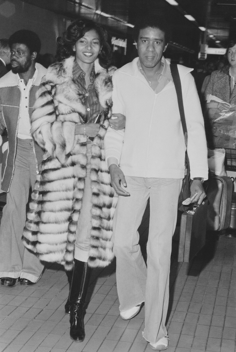 Pam Grier and Richard Pryor at Heathrow Airport in 1977