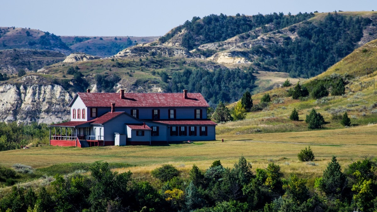 a farm house in medora north dakota