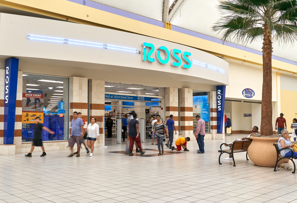 line outside of ross in miami