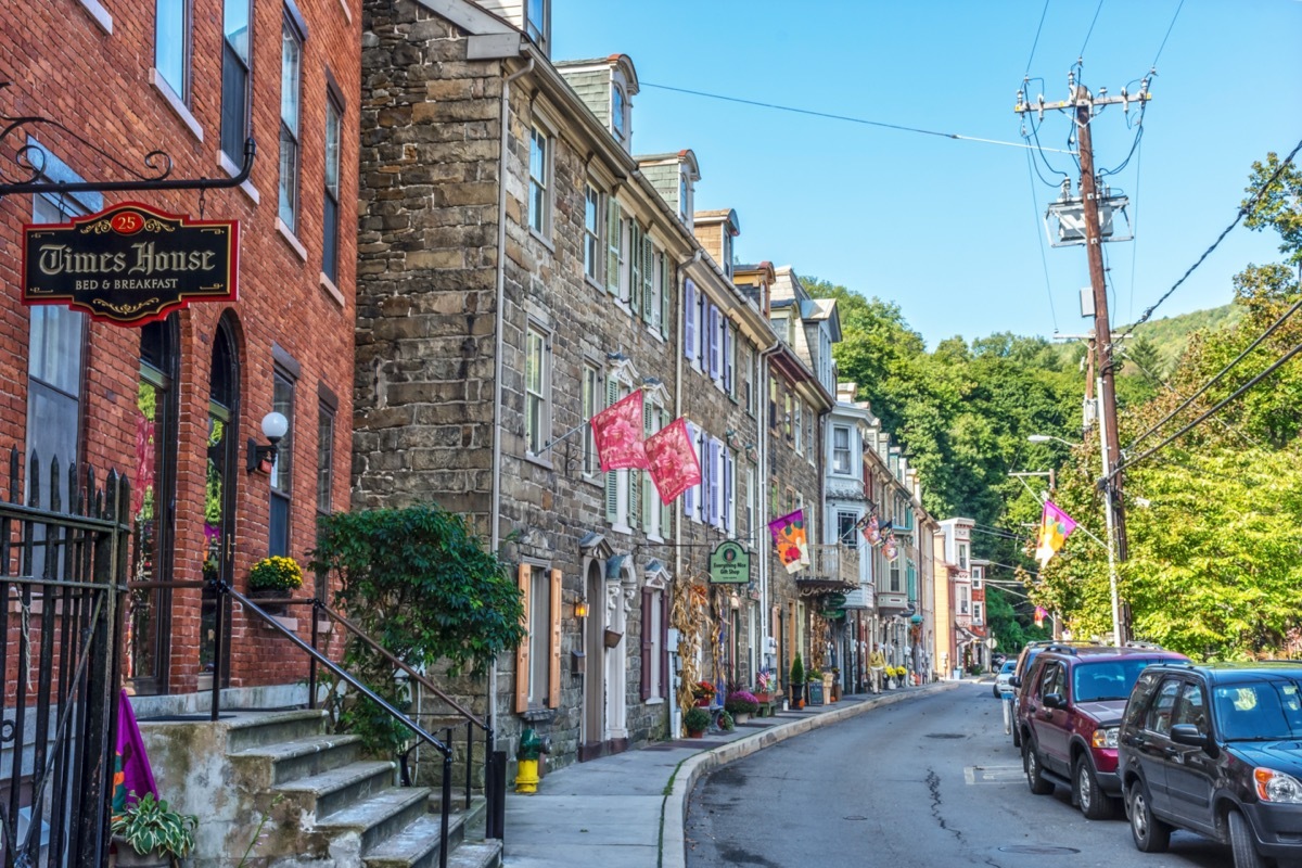 a road in jim thorpe pennsylvania