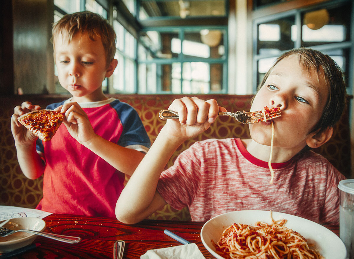 children at restaurant