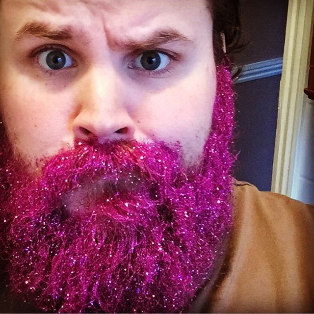 13_spectacular_glitter_beards_on_instagram_09