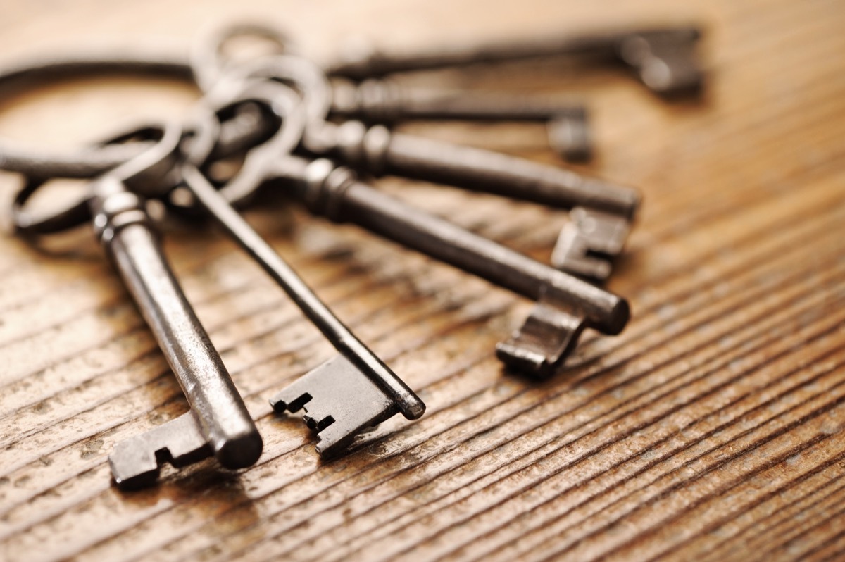 an old pair of keys, titanic artifacts