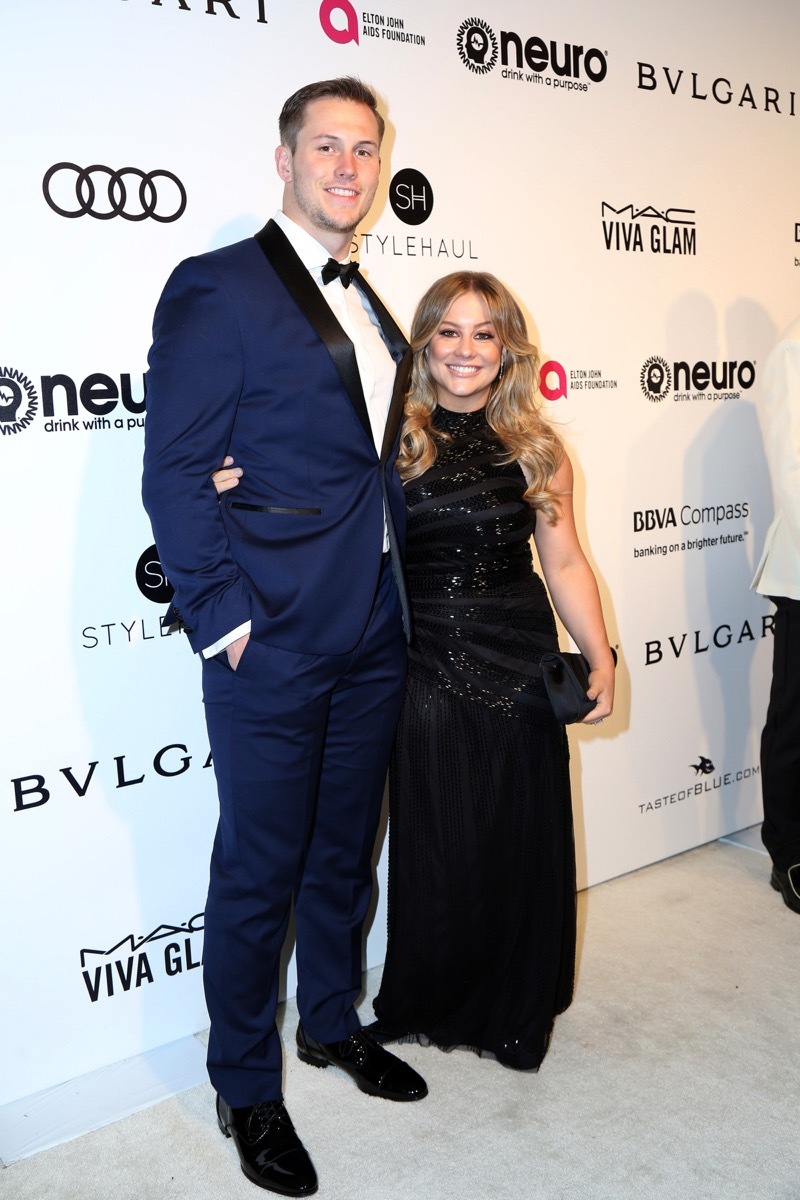 LOS ANGELES - FEB 26: Andrew East, Shawn Johnson at the Elton John Oscar Viewing Party 2017 at the City of West Hollywood Park on February 26, 2017 in West Hollywood, CA