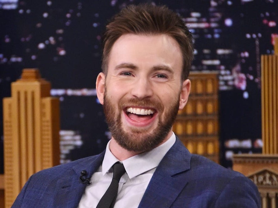 His father was a dentist  | 14 Facts About Chris Evans That Just Prove His Perfection | Her Beauty