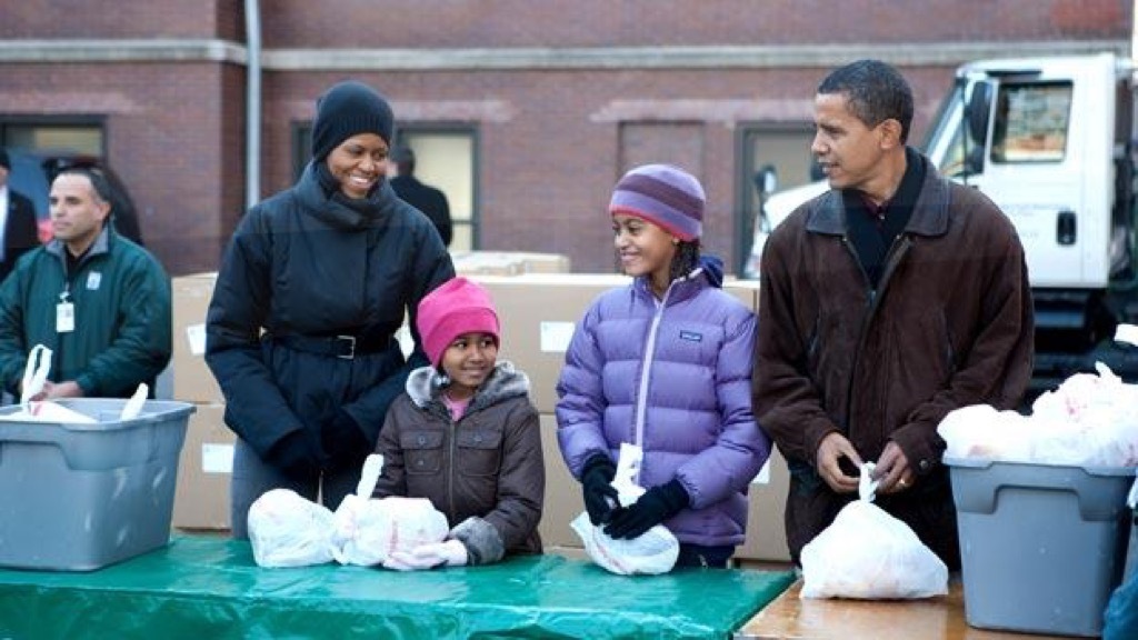 Obama volunteering 2009