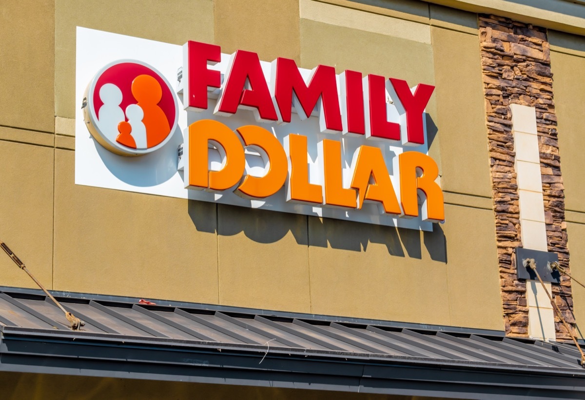 sign for family dollar