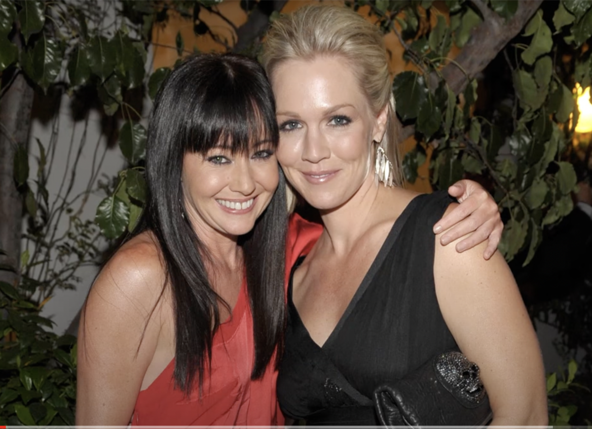 Shannen Doherty and Jennie Garth