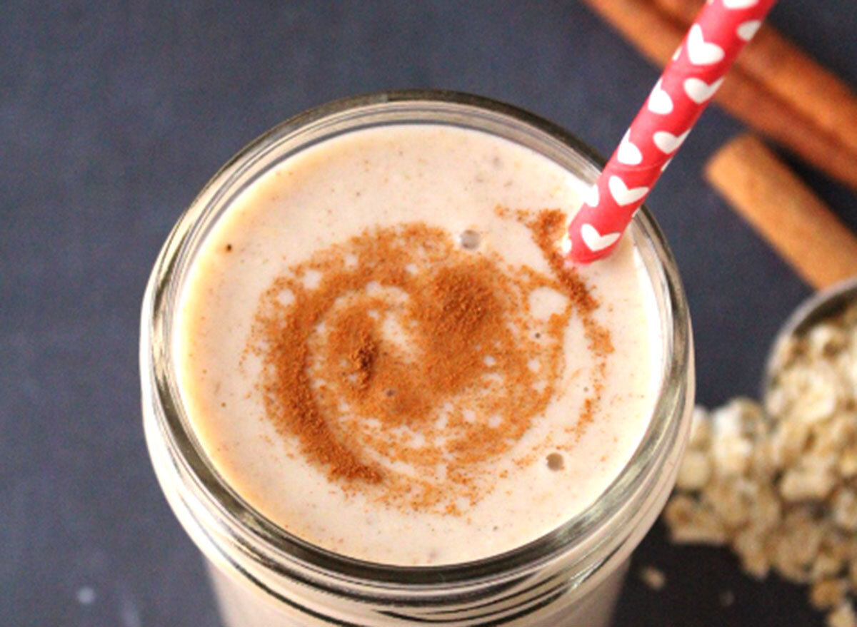 cinnamon roll smoothie