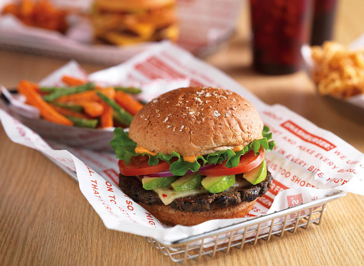 smashburger black bean classic smashburger