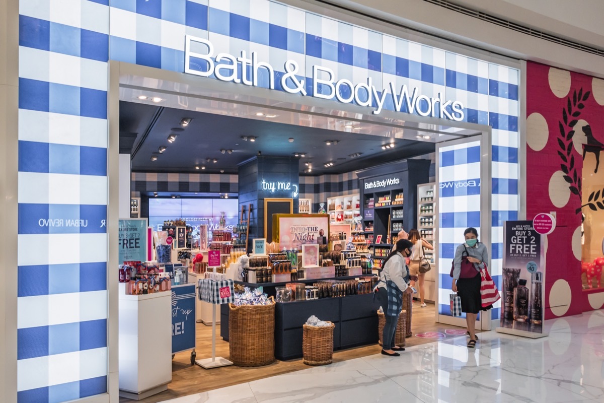 Bath & Body Works storefront