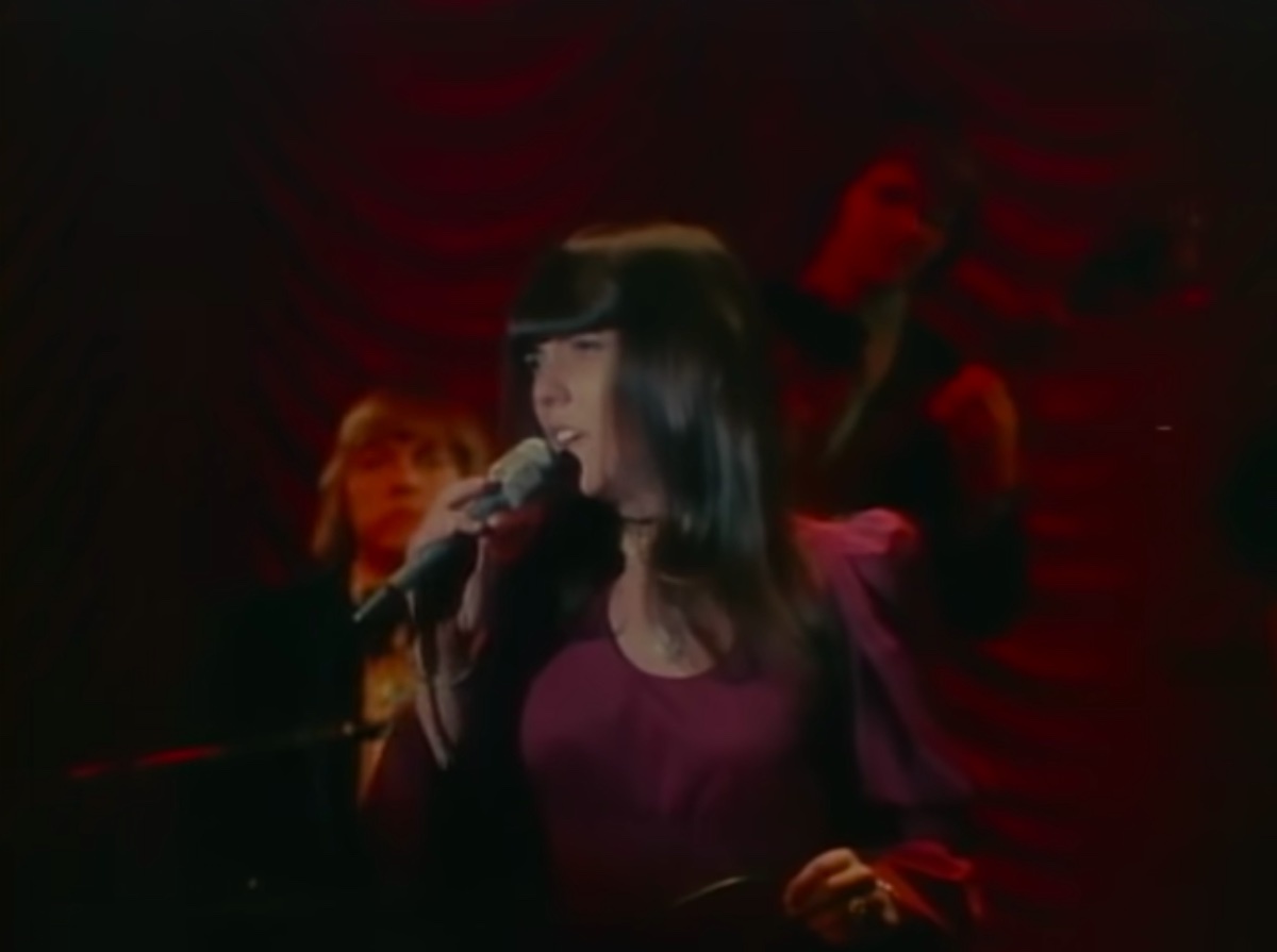 Karen Carpenter performing