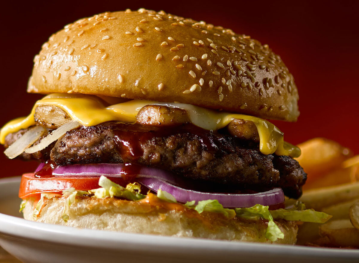 texas roadhouse smokehouse burger