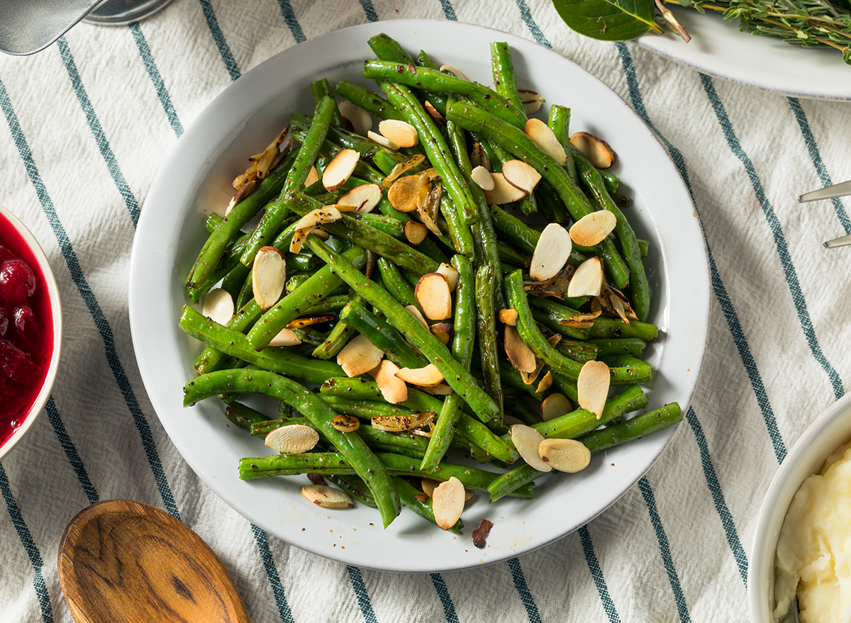 green beans topped with almonds side dish