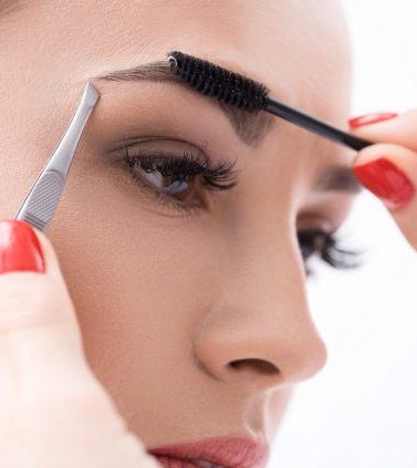  | How to Trim Your Eyebrows Without Messing Them Up | Her Beauty