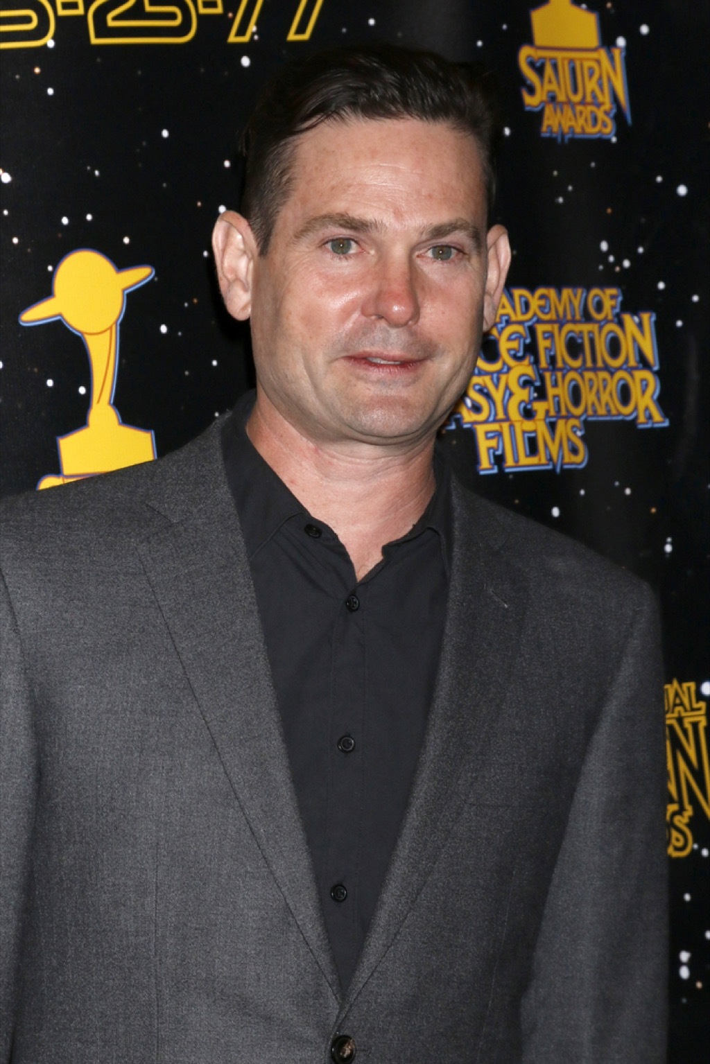 Henry Thomas washed-up actor