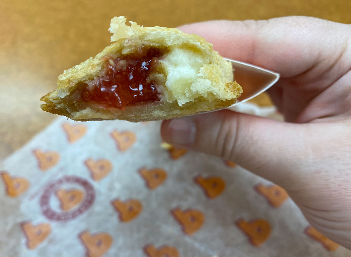 popeyes strawberry cheesecake pie